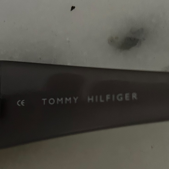 Tommy Hilfiger sunglasses - Picture 5 of 6